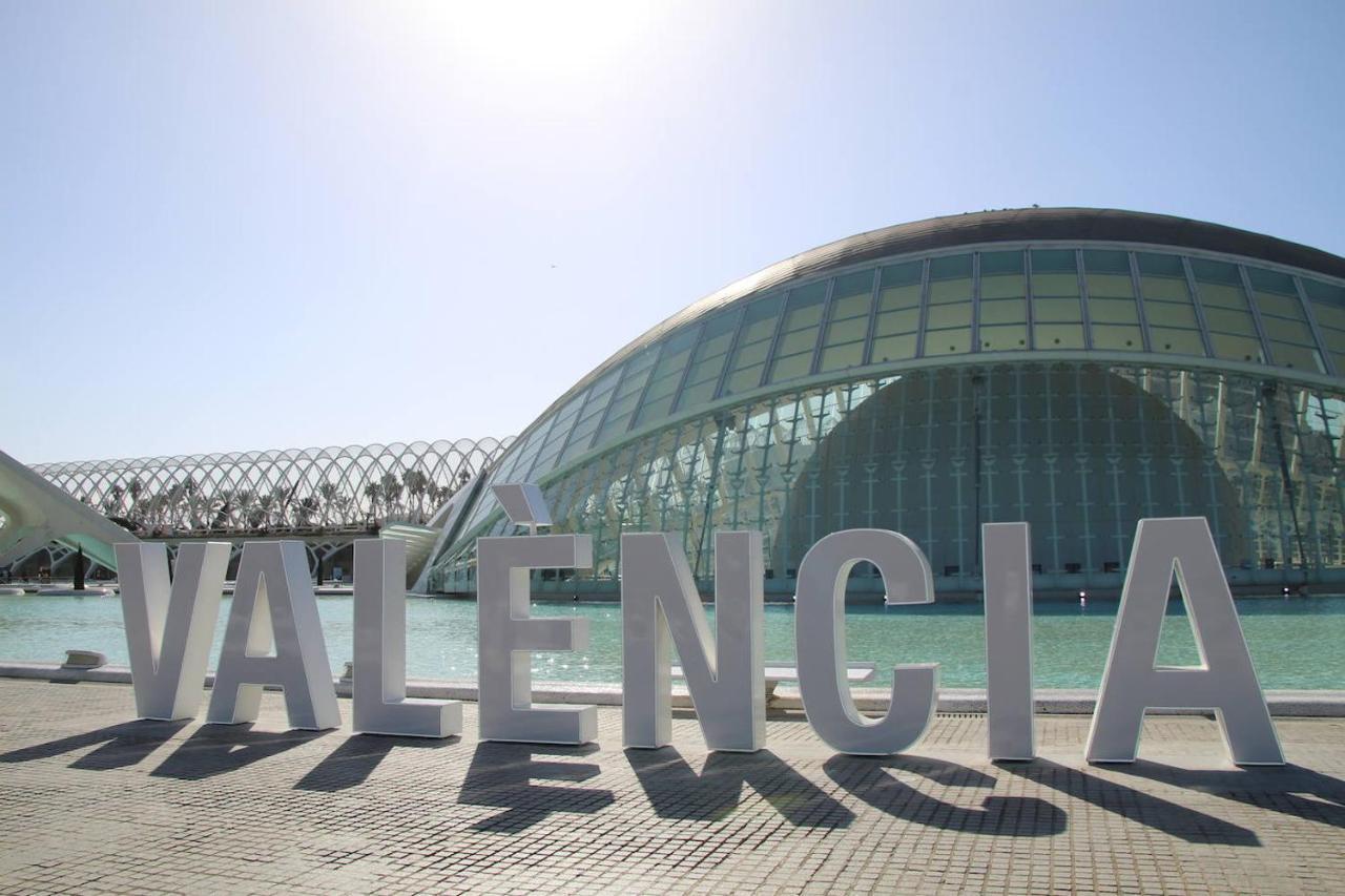 Jl Ciudad De Las Artes Apartment Valencia Bagian luar foto